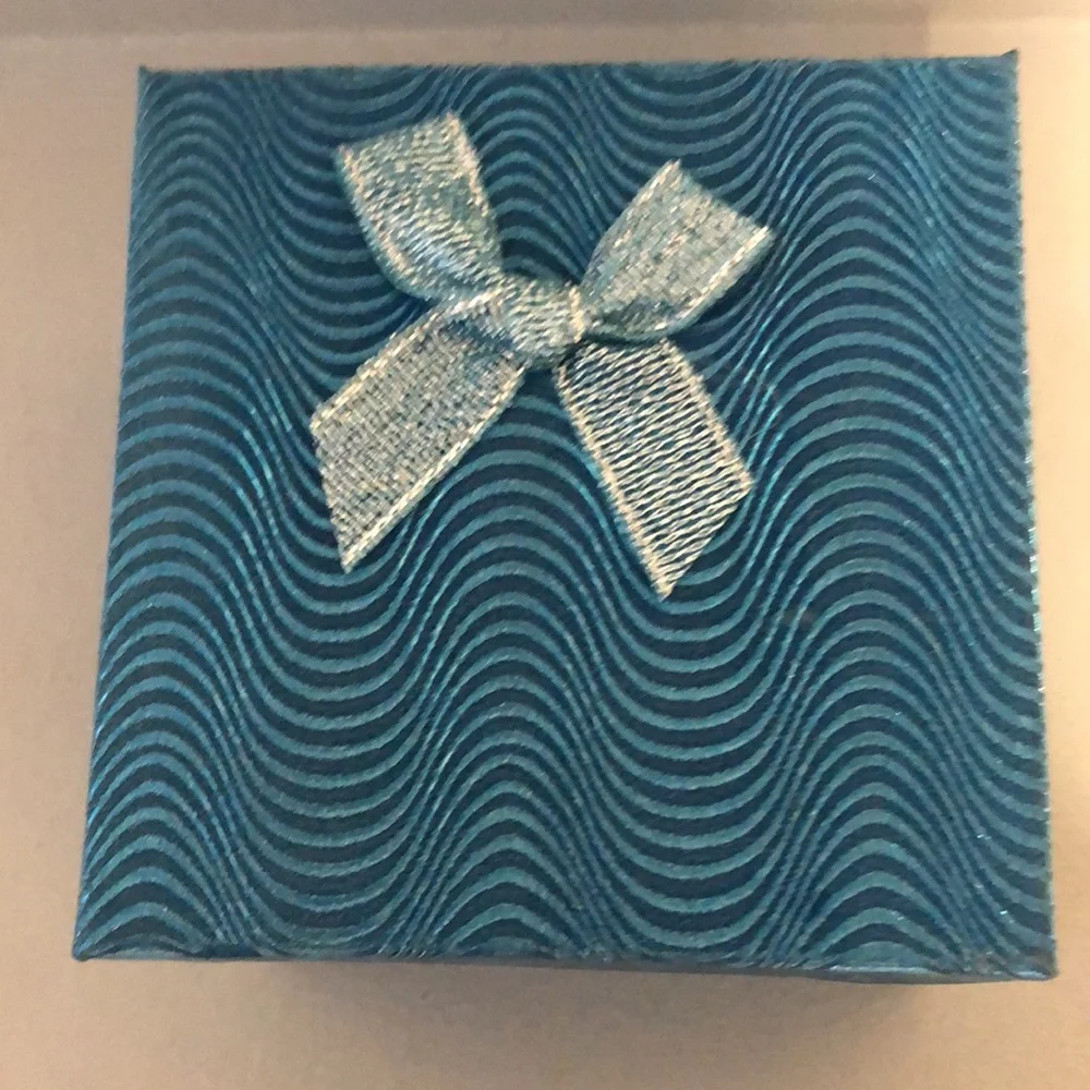 - Men’s Gold Watch - Picture 6 of 7